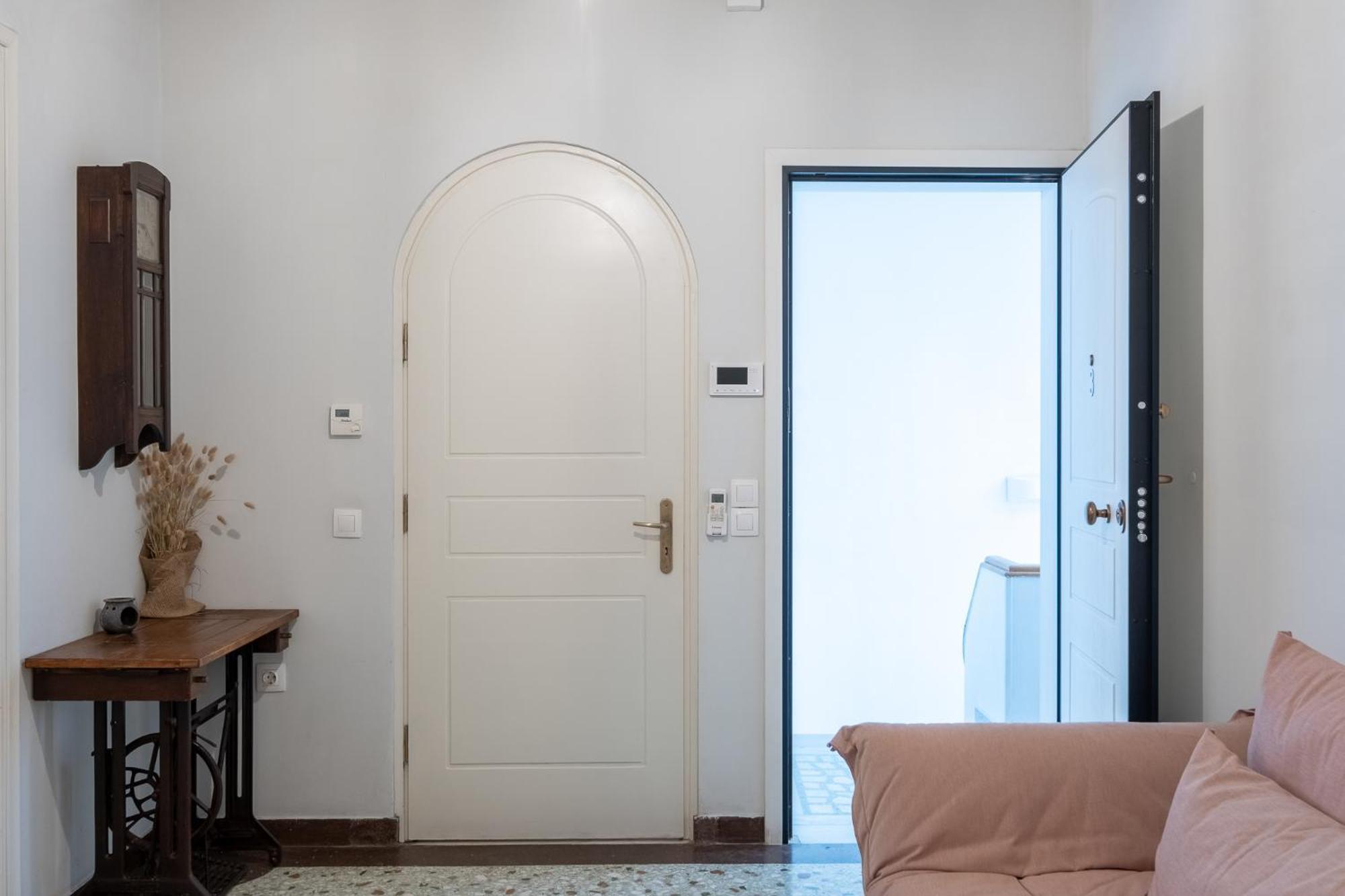 Central5 Boutique Apartments With Common Garden Next To Metro Афіни Екстер'єр фото
